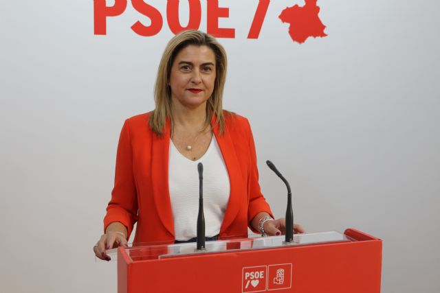 Carmina Fernández: 'Los 12.139 millones de euros de deuda de la Región son fruto de la mala gestión y el despilfarro del Partido Popular'
