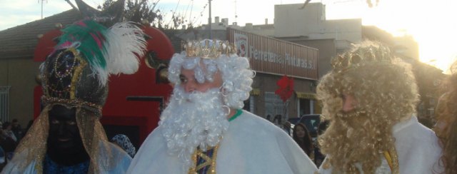 Los Reyes Magos reparten Ilusión en Sangonera y más de 20.000 juguetes