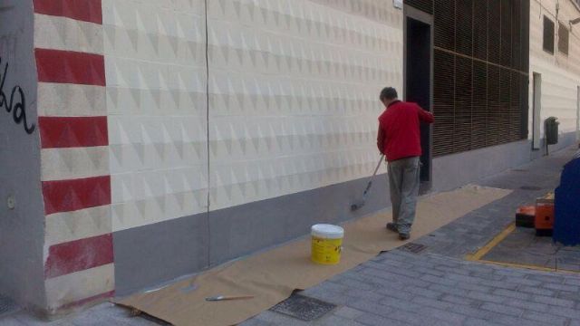 Lavado de cara a la zona comercial Triángulo