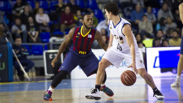 El FC Barcelona vence de forma holgada al UCAM Murcia 96-63