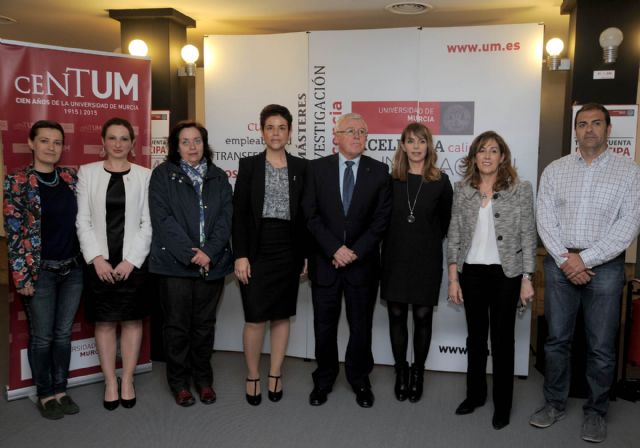 La Universidad de Murcia firma un convenio de colaboración con asociación de ayuda a mujeres con cáncer de mama