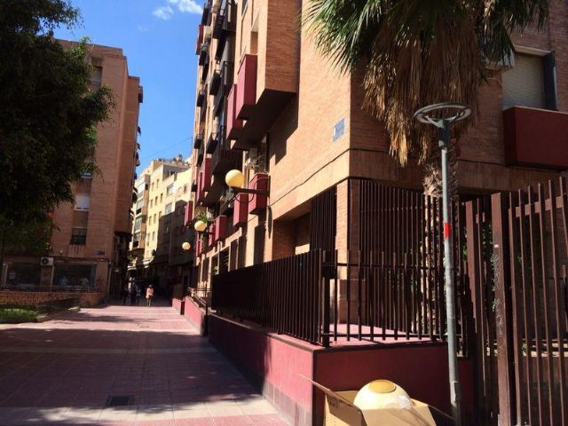 La calle San Ignacio de Loyola mejora su alumbrado