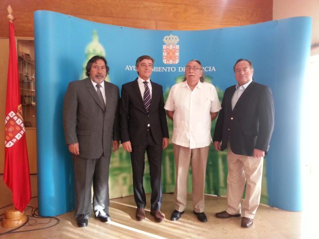 Chile se interesa por la industria, la agricultura y el turismo de la Región de Murcia