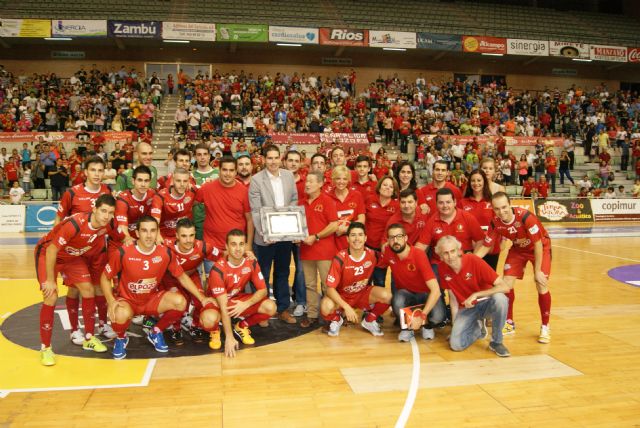 Homenaje Peñas ElPozo Murcia FS a Kike Boned