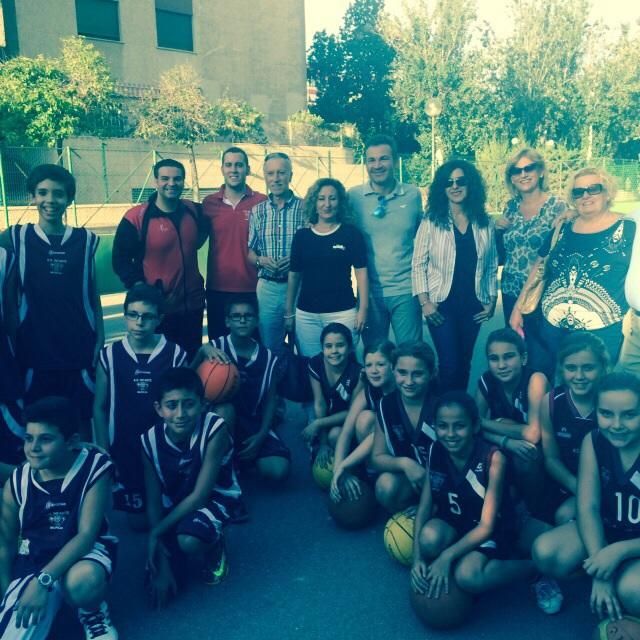 Nueva pista deportiva al aire libre en el barrio del Infante