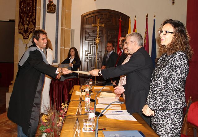 Primeros graduados en enfermería de urgencias, emergencias y cuidados especiales