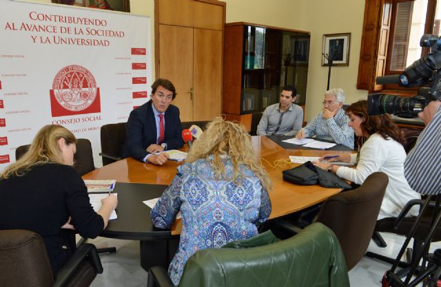 El Consejo Social de la UM impulsará una macroconsulta entre sus alumnos