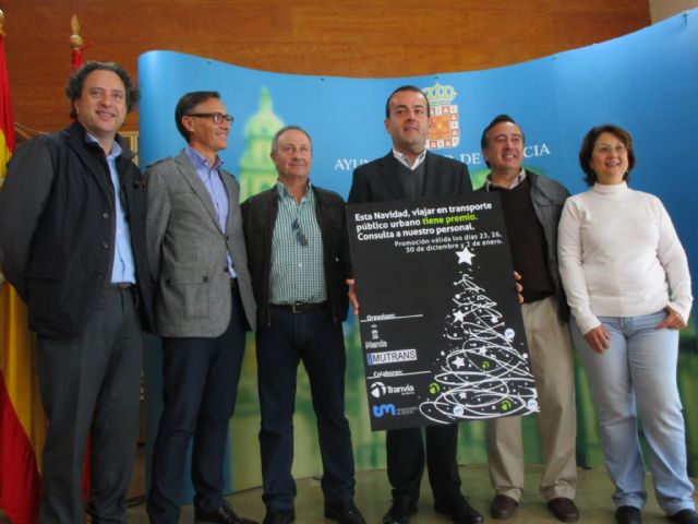 Viajar en transporte público urbano esta Navidad tiene premio