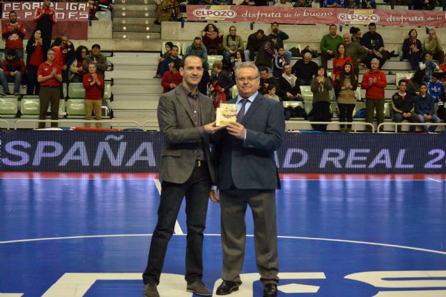 Homenaje a Álvaro Aparicio