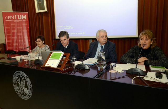 Profesoras de la Universidad de Murcia coordinan una obra sobre la discapacidad y la hacienda pública