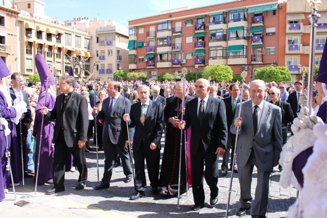 El presidente Garre participa en el traslado de la imagen de Nuestro Padre Jesús Nazareno
