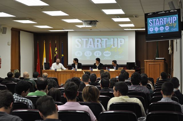 La UCAM colabora con cerca de 4.000 entidades para potenciar la inserción laboral de sus estudiantes