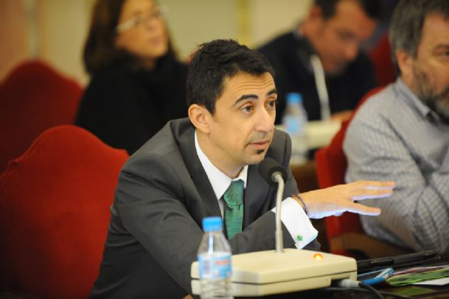 Serna (UPyD) pondrá en marcha un programa para detectar y atender a personas mayores que sufren malos tratos