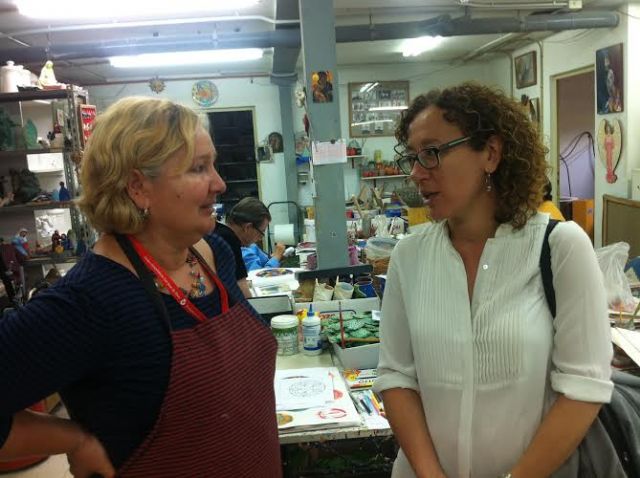 Ahora Murcia se compromete a elaborar una estrategia local de atención a las personas sin hogar