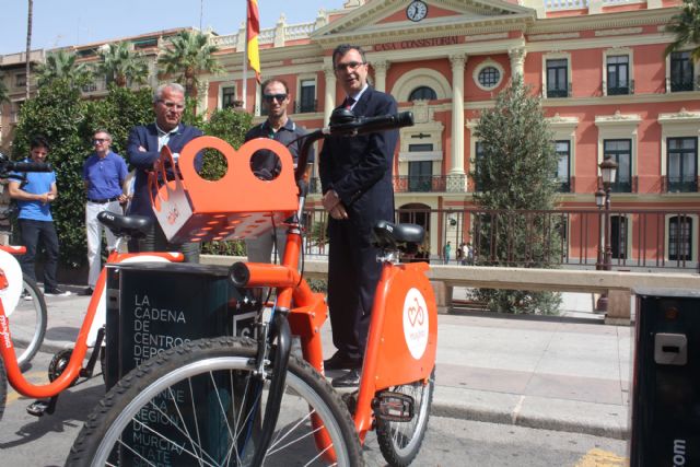 Ballesta felicita a Valverde por sus últimos triunfos y asegura que es un 'murciano universal'