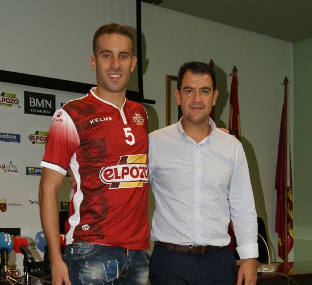 Presentación oficial Lolo Suazo