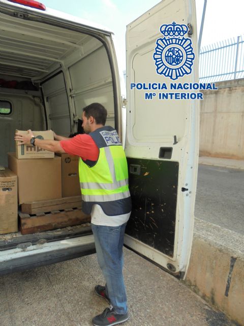 La Policía Nacional tras las estafas en Internet.