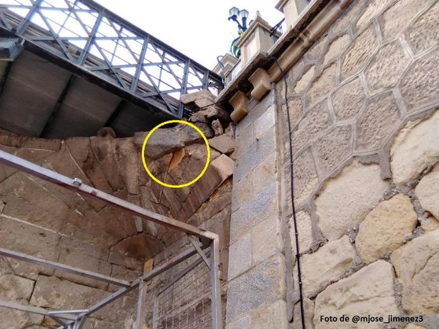 Ahora Murcia denuncia desprendimientos de piedras del Puente Viejo