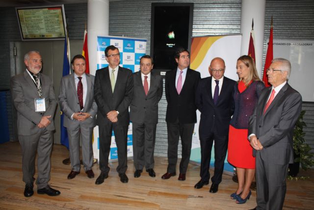 El Alcalde destaca el cambio de tendencia registrado por el sector del metal que ha permitido volver a crear empleo