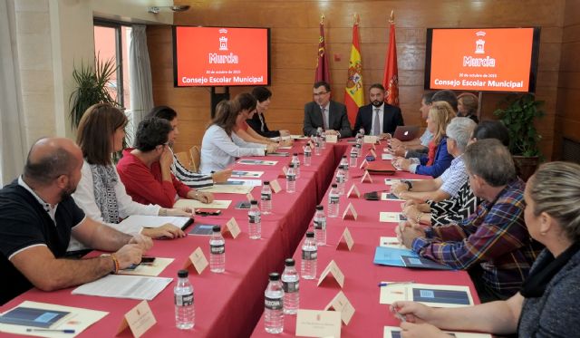 El Alcalde anima al nuevo Consejo Escolar Municipal a trabajar juntos por la excelencia en la educación