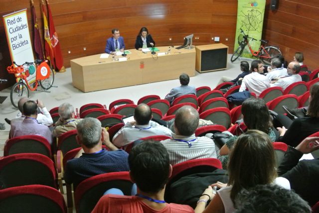El Alcalde abre las jornadas 'Bicicletas, Ciudades y Personas' que se celebran hasta mañana en Murcia