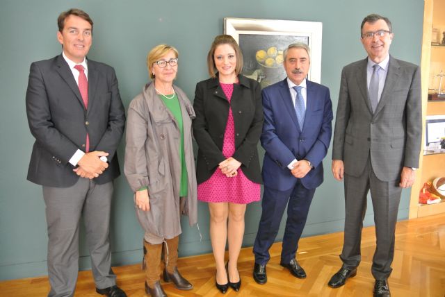 El Alcalde destaca la contribución a la creación de empleo y a la reactivación económica de los supermercados de alimentación