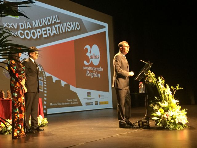 Ballesta alaba la capacidad de las cooperativas para generar empleo 'estable y digno'