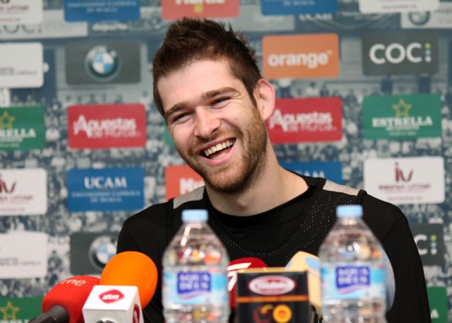 “Nunca he jugado ante una afición tan buena como la del UCAM Murcia CB”