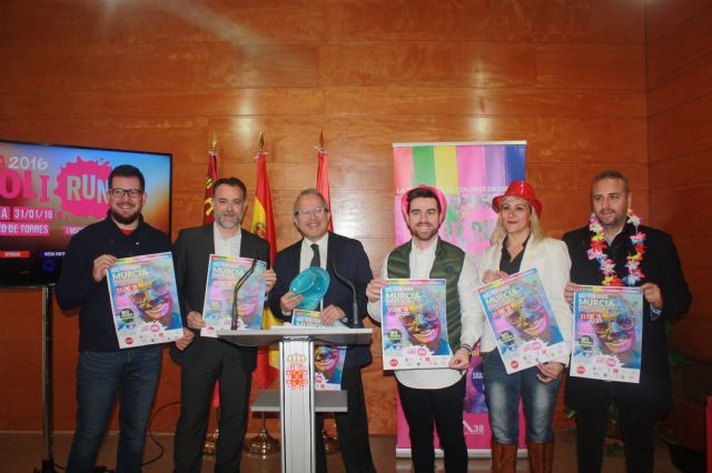 Deporte, alegría, música y color en la II edición de la carrera de colores ´Holi Run´