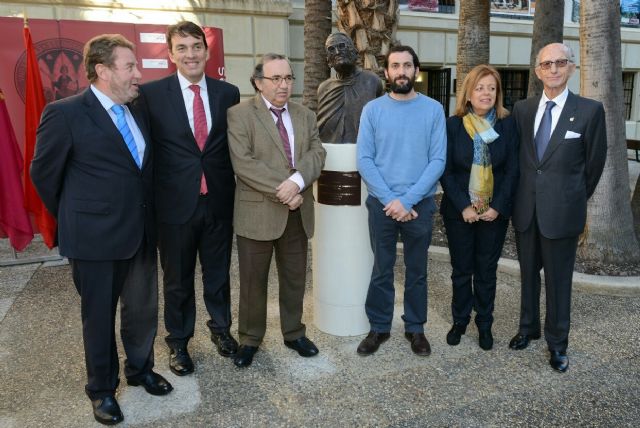 Homenaje de la Universidad de Murcia al rector Loustau y al benefactor Juan López-Ferrer