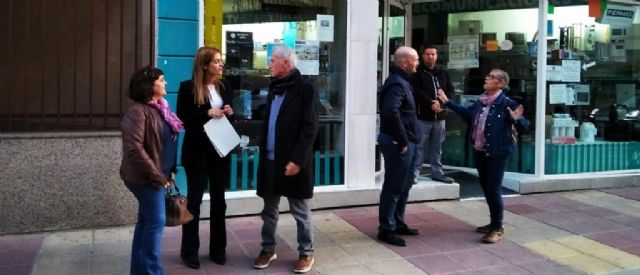 El barrio del Infante cuenta con 17 nuevas plazas de carga y descarga y dos para personas con movilidad reducida