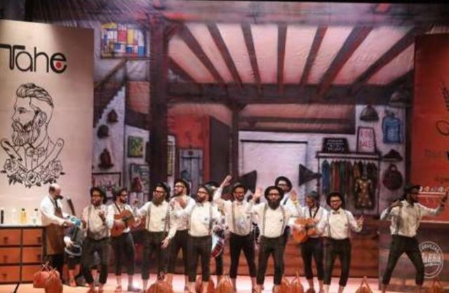 Nuevo éxito de la Chirigota de Beniaján, Primer Premio del Concurso Nacional de Chirigotas de Torrevieja