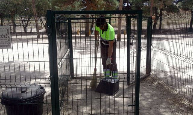 El Ayuntamiento aumenta las revisiones de las 46 zonas de esparcimiento canino para que estén en perfectas condiciones