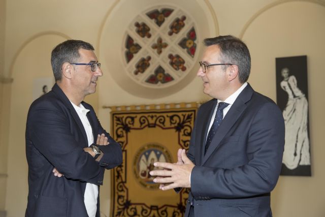 El rector de la Universidad de Murcia recibe la visita del delegado del Gobierno en Murcia
