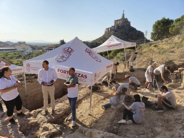 Las excavaciones en el Palacio Ibn Mardanís y su entorno permiten evidenciar el hallazgo de un Gran Complejo Palaciego