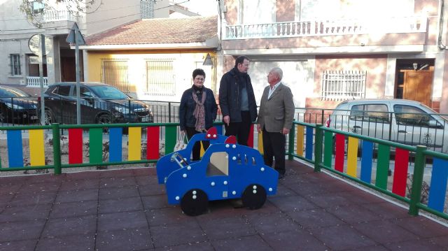 El Ayuntamiento realiza más de diez mil reparaciones de mobiliario urbano en parques y jardines durante el pasado año