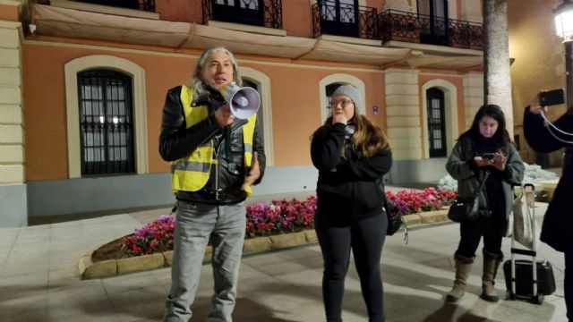 Izquierda Unida Murcia apoya la huelga del transporte y exige responsabilidades al Ayuntamiento y al Gobierno regional