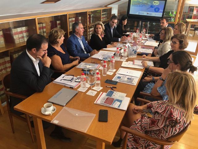 Lanzan un servicio de asesoramiento para promover la igualdad de la mujer en el sector del automóvil