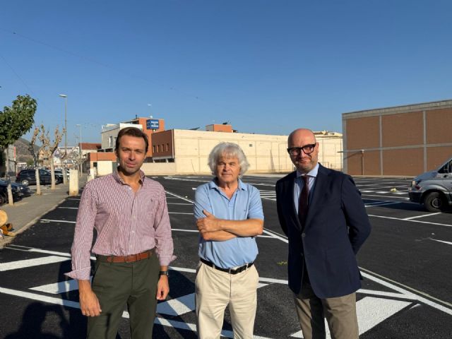 El Ayuntamiento de Murcia construye en El Esparragal el mayor aparcamiento de conexión de la red de pedanías
