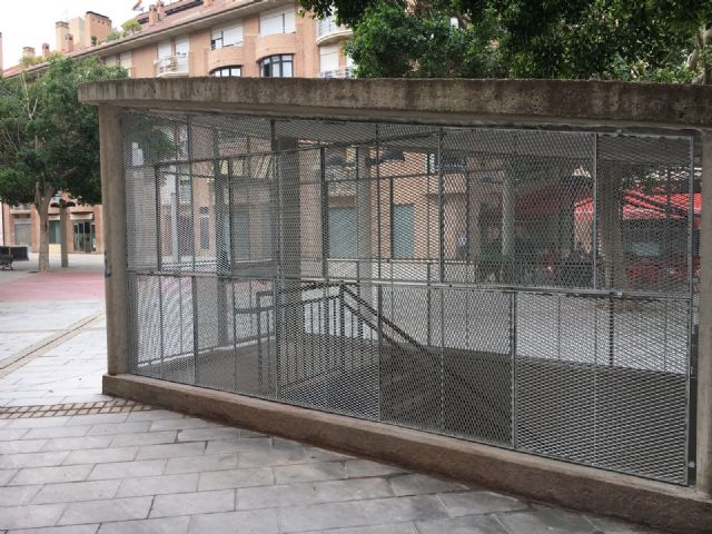 Fomento renueva las salidas de emergencia de los garajes del Paseo Fotógrafo Verdú