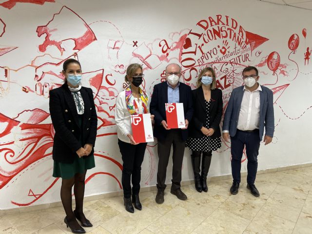 Un convenio entre Aguas de Murcia y Cáritas permitirá la puesta en marcha de distintas acciones solidarias