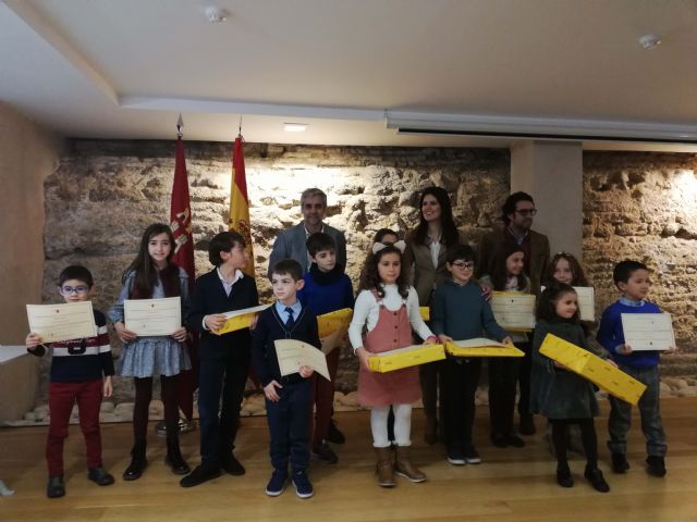 El Museo de Bellas Artes de Murcia entrega  los premios de su concurso ´Pinta la Navidad´