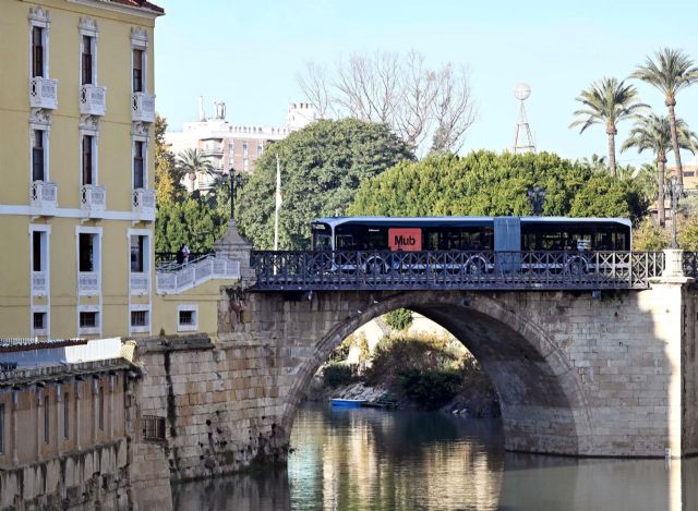 La puesta en marcha del tranvibús incrementa en un 56% el uso del transporte público entre Murcia y El Palmar