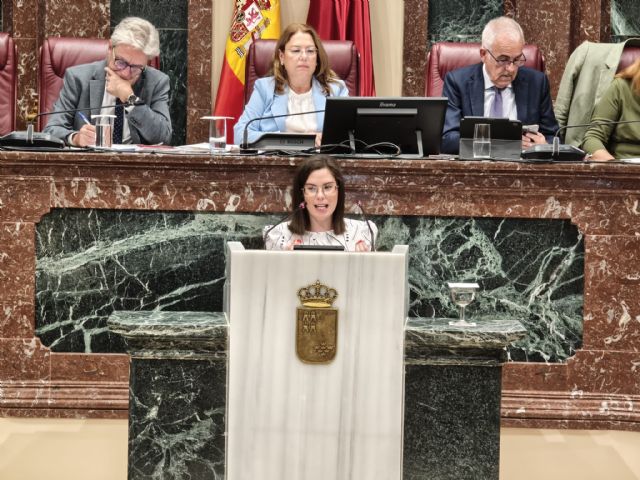 To&ntilde;i Abenza: 'López Miras ha esperado a unos niveles de pobreza y exclusión social escandalosos para ponerse a trabajar'