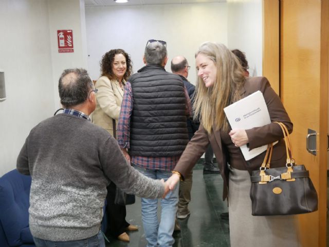 El PP ratifica su apoyo 'incondicional' a los más de dos mil trabajadores de las empresas auxiliares del complejo industrial de Sabic