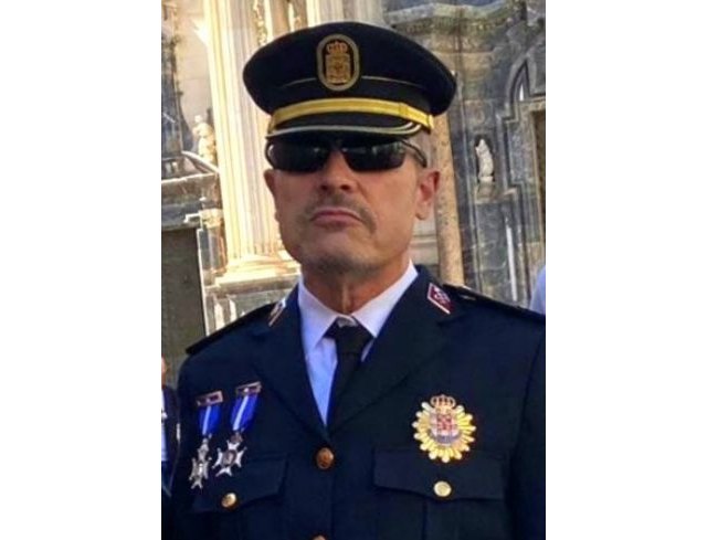 El sindicato SIME homenajea al inspector Salvador Celdrán tras su jubilación de la Policía Local de Murcia