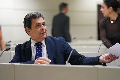 Revenga: 'Combatir el cambio climático es legislar para evitar incendios e inundaciones y no firmar papelitos ideológicos'