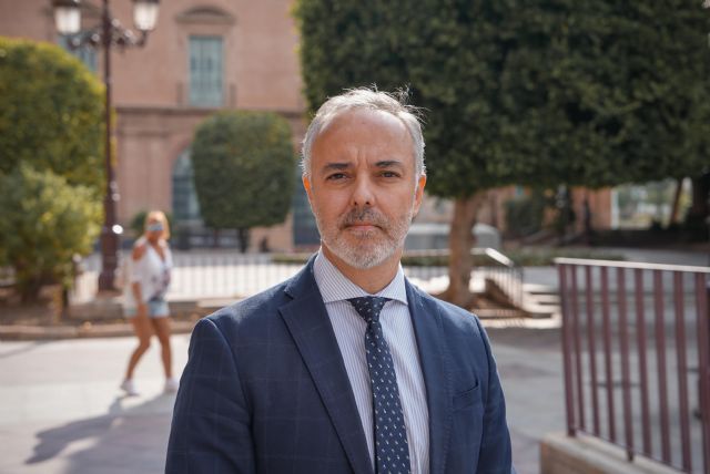 VOX: el PP expolia el bolsillo de los murcianos para pagarse su fiesta