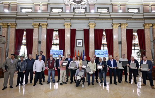 El Ayuntamiento de Murcia homenajea a los trabajadores del servicio de limpieza y gestión de residuos en la festividad de San Martín de Porres