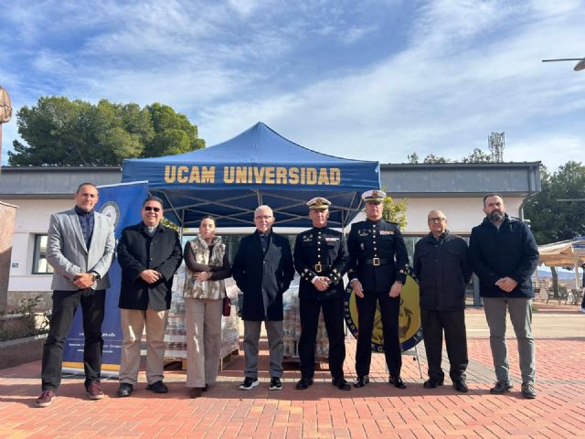 UCAM Cartagena renueva su apoyo a la 'Tonelada Solidaria' organizada por la Armada